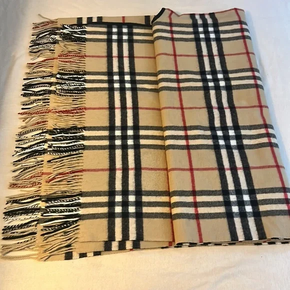 Burberry London 100% Lambswool Cape/Wrap
